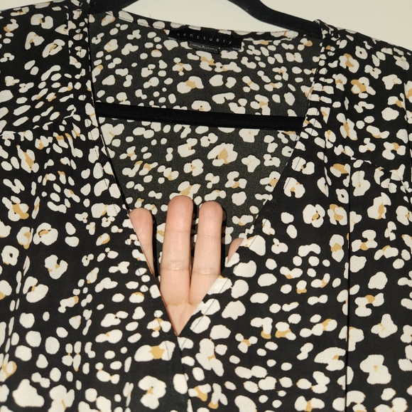 Faux wrap top - Picture 2 of 7